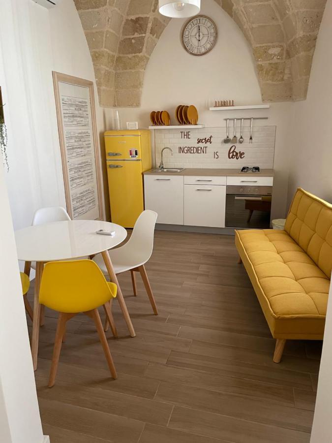 Al Vicoletto Bed & Breakfast Sava Bagian luar foto